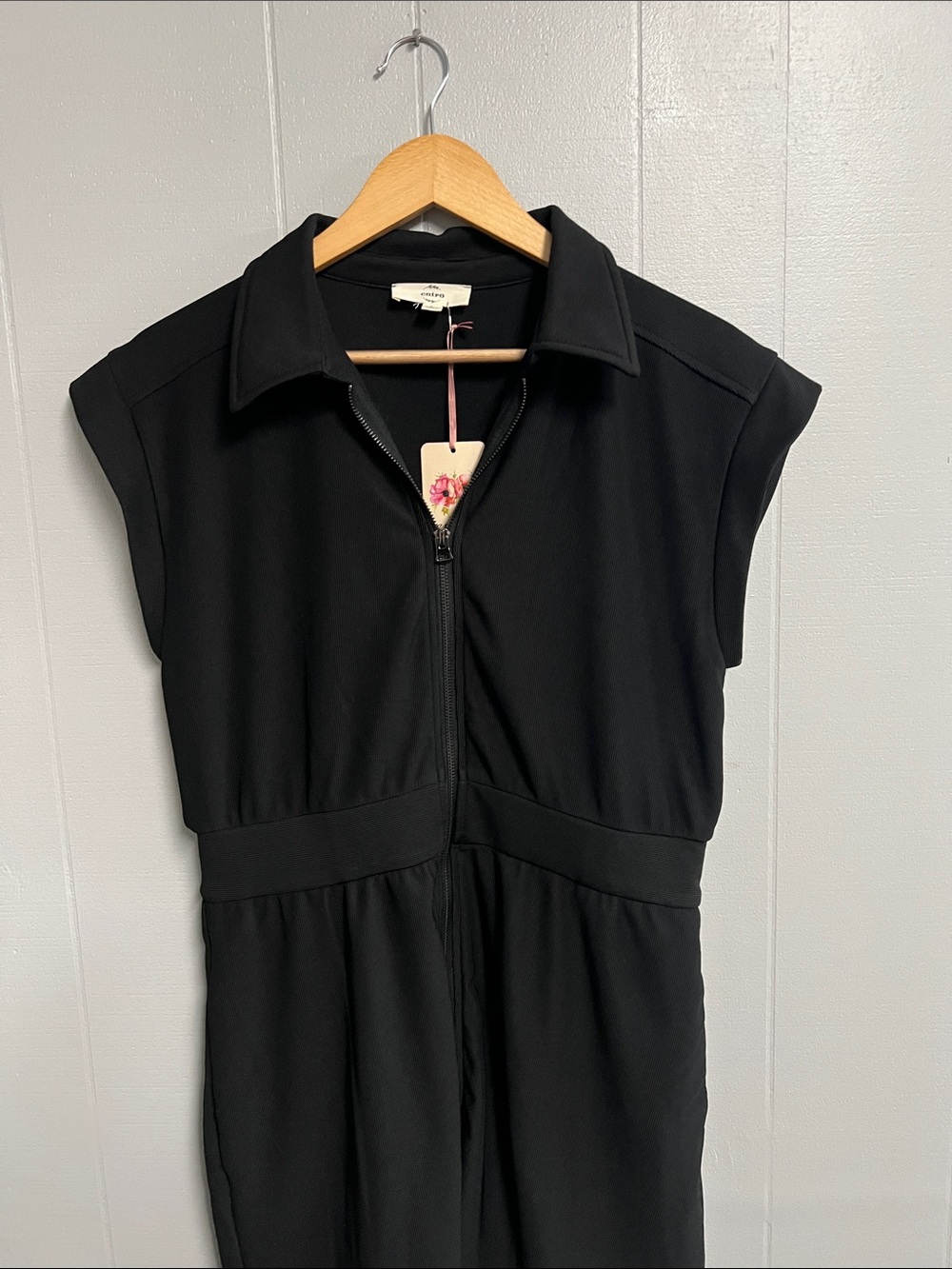 entro Black Ribbed Zip-Front Collared Dress - Picture 2 of 13